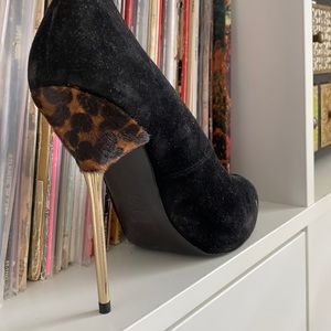 Stuart Weitzman Gold Heels